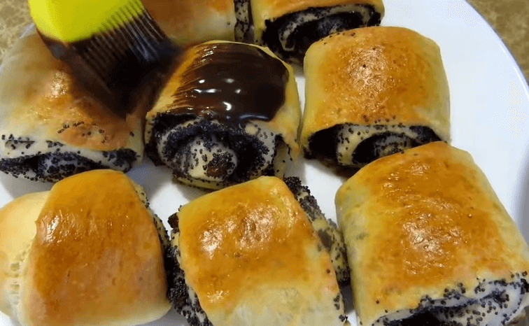 Булочки с маком. 5 вкусных рецептов маковых булочек из дрожжевого и бездрожжевого теста