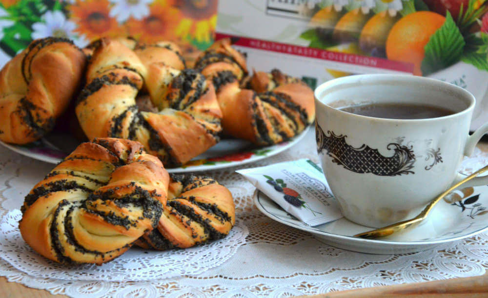 Булочки с маком. 5 вкусных рецептов маковых булочек из дрожжевого и бездрожжевого теста