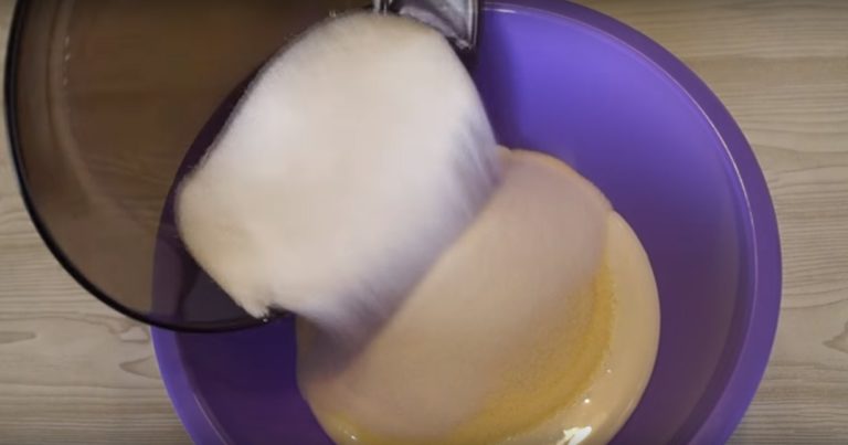 Манник на кефире – лучшие рецепты очень вкусного воздушного пирога