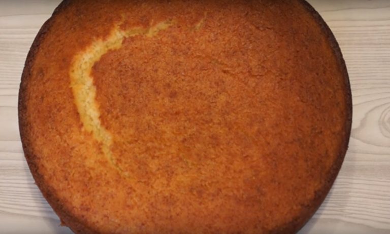 Манник на кефире – лучшие рецепты очень вкусного воздушного пирога