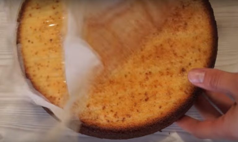 Манник на кефире – лучшие рецепты очень вкусного воздушного пирога