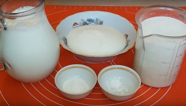 Манник на кефире – лучшие рецепты очень вкусного воздушного пирога