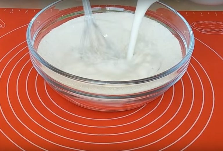 Манник на кефире – лучшие рецепты очень вкусного воздушного пирога
