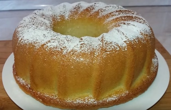 Манник на кефире – лучшие рецепты очень вкусного воздушного пирога