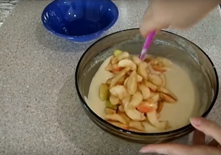Манник на кефире – лучшие рецепты очень вкусного воздушного пирога