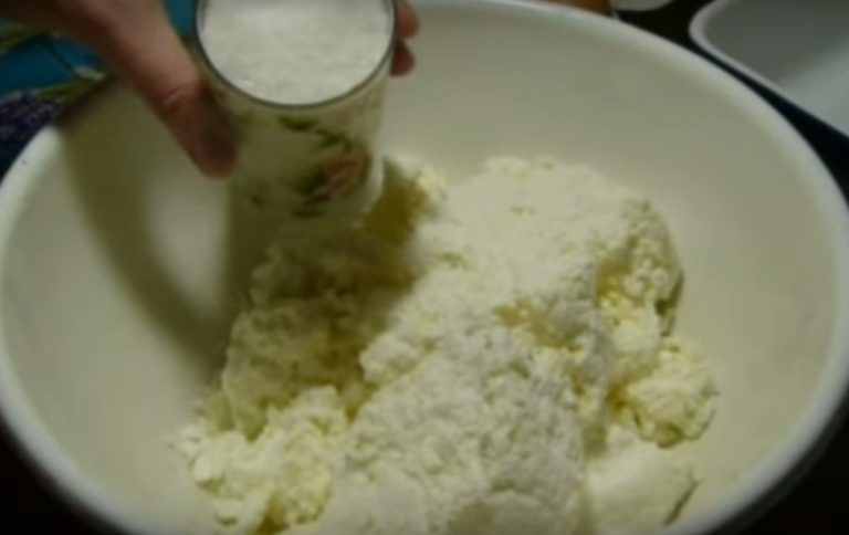 Манник на кефире – лучшие рецепты очень вкусного воздушного пирога