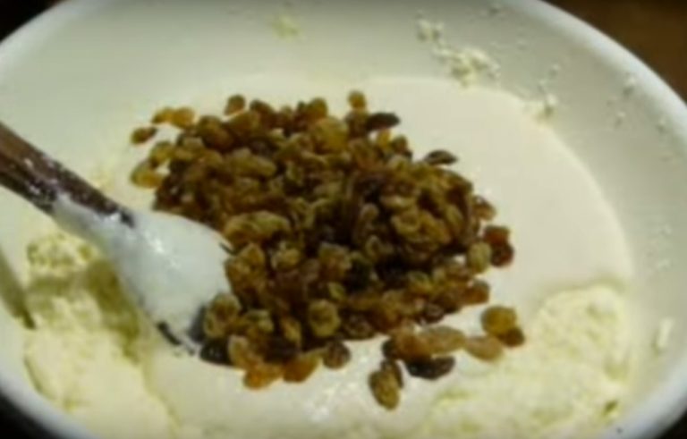 Манник на кефире – лучшие рецепты очень вкусного воздушного пирога