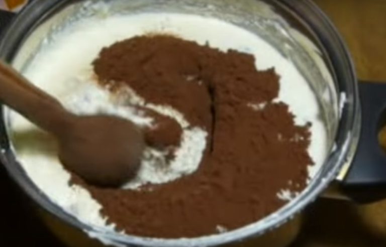 Манник на кефире – лучшие рецепты очень вкусного воздушного пирога