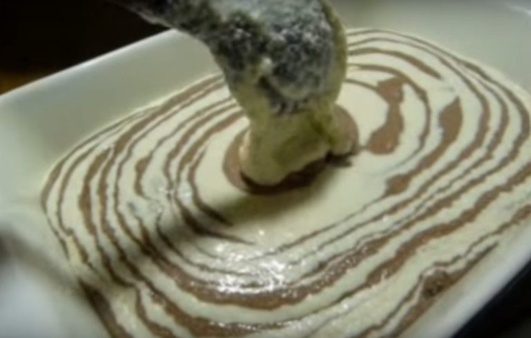 Манник на кефире – лучшие рецепты очень вкусного воздушного пирога