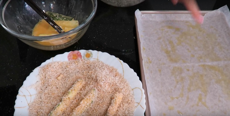Из двух кабачков получилась потрясающая закуска! Подойдет к любому блюду…