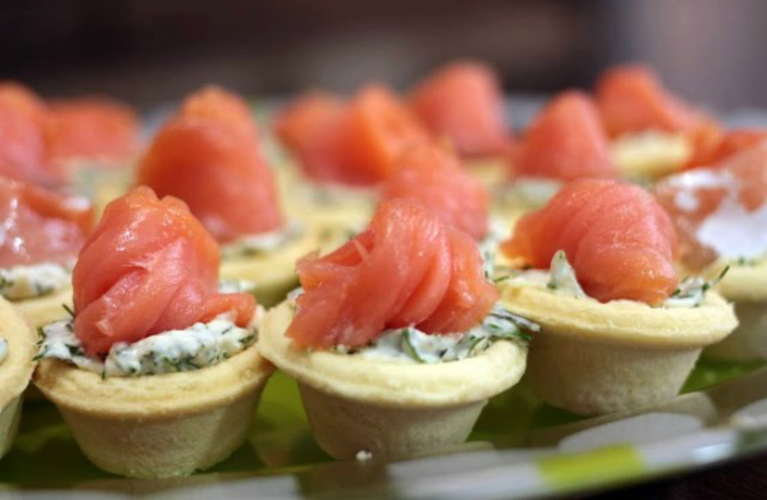 Что положить в тарталетки: 10 простых идей на любой вкус