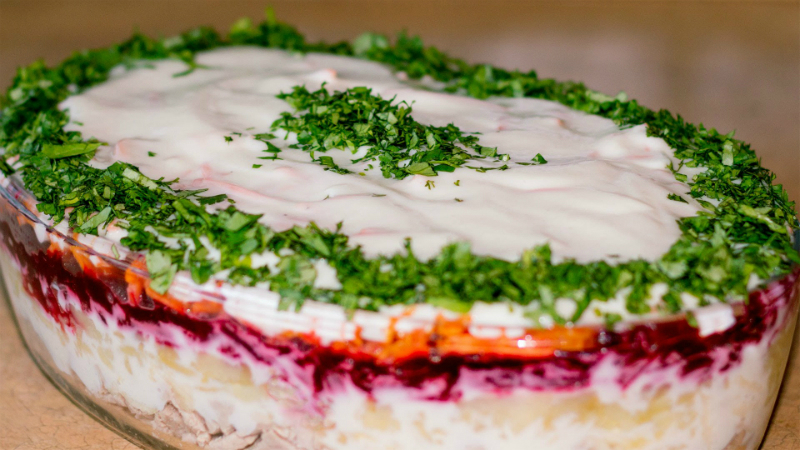 Топ-10 праздничных салатов на Новый год. Будет вкусно!