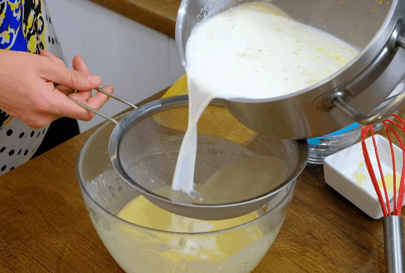 Нежное десерт из молока: просто пожарь и наслаждайся