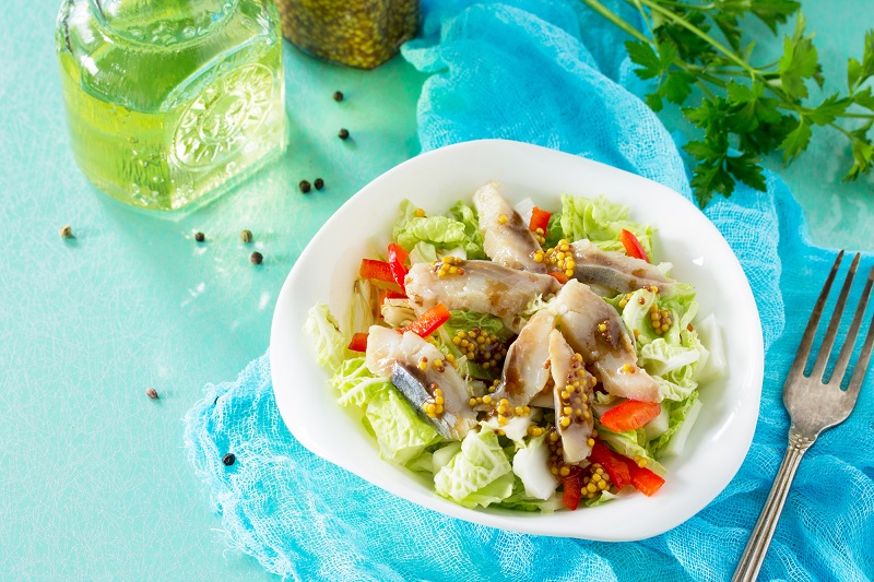 Четырнадцать рецептов закусок и салатов из соленой сельди