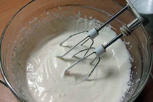 Блинный торт с клубникой