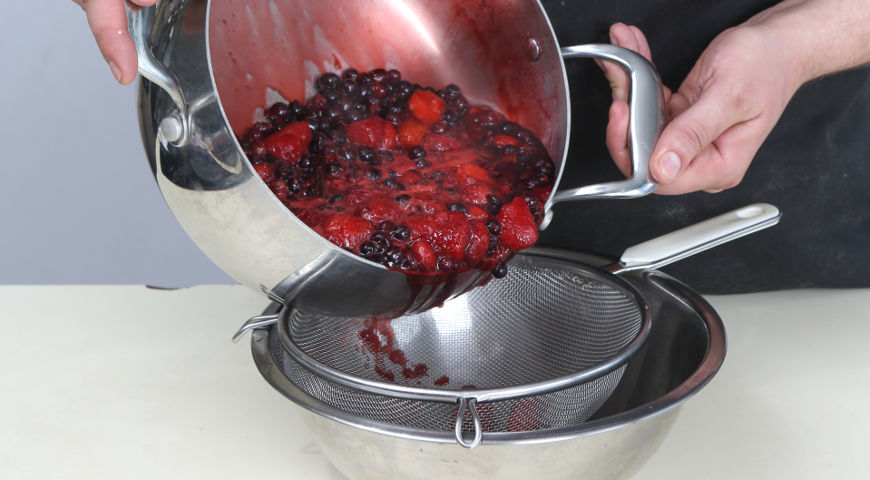 Открытый пирог с ягодами
