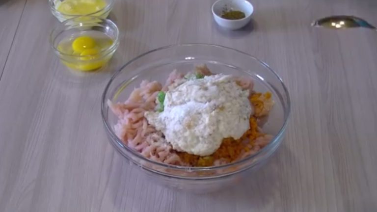 Куриные котлеты в духовке и на пару: ТОП 5 пошаговых рецепта