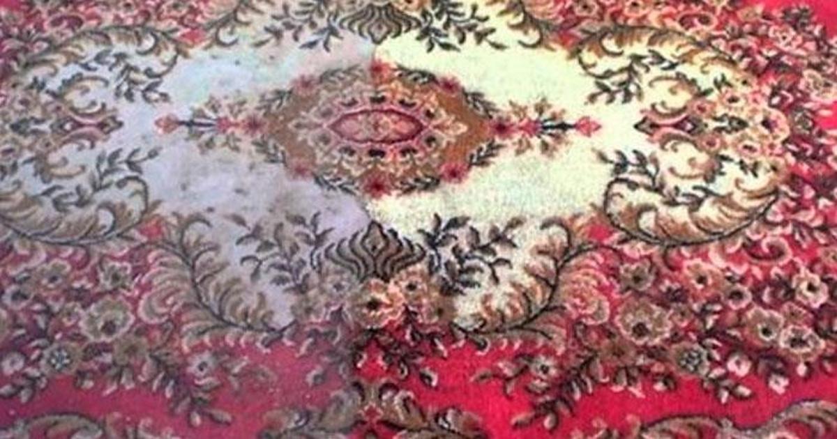 КОПЕЕЧНЕЕ СРЕДСТВО ВЫТАЛКИВАЕТ ГРЯЗЬ ИЗ КОВРА! СМЕШАЙ 2 ИНГРЕДИЕНТА — И ОН БУДТО ВЧЕРА ИЗ МАГАЗИНА.