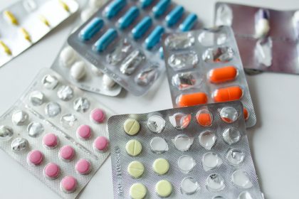 10 вещей в сумочке у русской женщины, которые вы больше не встретите ни у кого