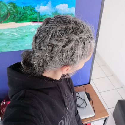 4 прически, которые могут подпортить имидж женщины в 50+